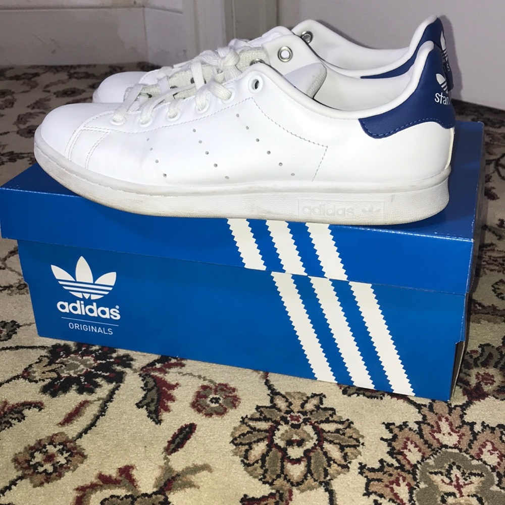 Barely worn adidas Stan Smith